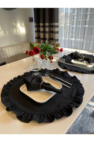 Decamor home Set de 2 servicii americane rotunde cu volane negre, rezistente la pete