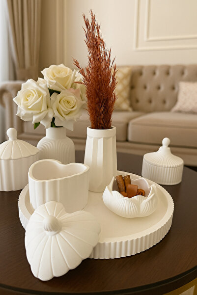 Maison Vanure Hediyelik 6 Parça Kalpli Kutu Lotusta Vanilya Kokulu Mum Tepsi Pampas Vazo