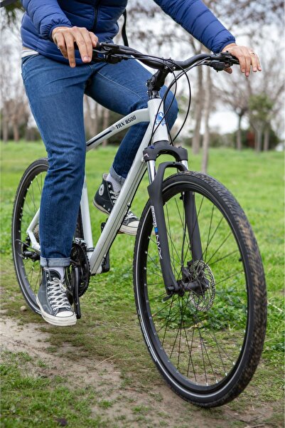 Bisan BİSAN 8500 TREKKİNG BİSİKLETİ 46 CM HİDROLİK DİSK 28 JANT 27 VİTES MAT BEYAZ LACİVERT
