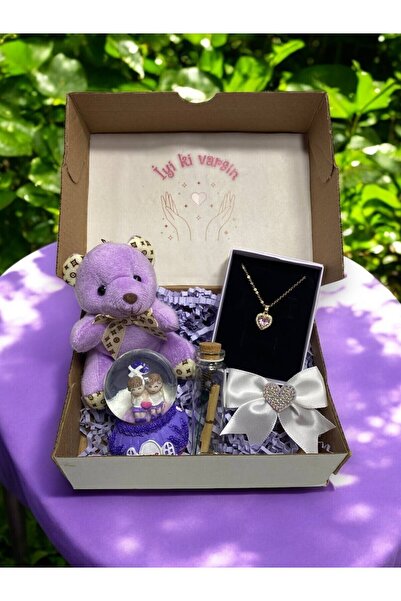 miraybutikhediyelikesya İyi Ki Varsın Hediye Kutusu – Kalpli Kolye, Işıklı Kar Küresi, Peluş Ayıcık ve Dilek Şişesi