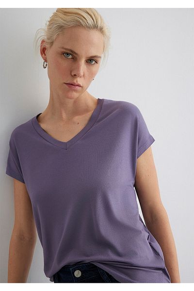 Mavi Lila Basic-Viskose-T-Shirt mit V-Ausschnitt, reguläre Passform 167714 -70608