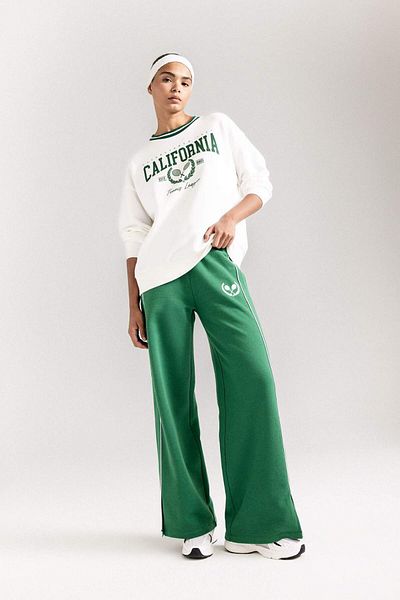 DeFacto Oversize Printed Sports Sweatshirt - Crew Neck, Wide Fit D1702Ax24Au