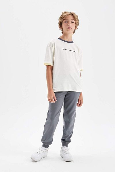 DeFacto Boy's Oversize Wide Fit Crew Neck Letter Printed Short Sleeve School T-Shirt D0986A824Au