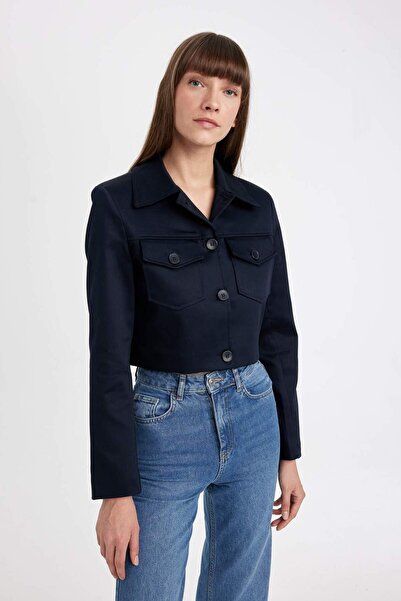 DeFacto Crop Gömlek Yaka Düğmeli Cep Detaylı Blazer Ceket D4276AX24AU