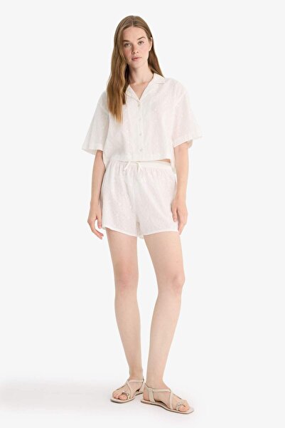 DeFacto Oversize Geniş Kalıp Pijama Yaka Nakışlı Brode Kısa Kollu Gömlek B9022AX24SM