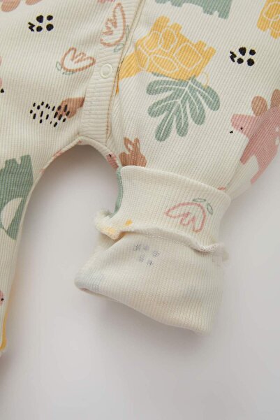 DeFacto Kız Bebek Yenidoğan 2li Takım Düğmeli Çıtçıtlı Safari Baskılı Fitilli Kaşkorse Uzun Kollu Tulum Saç