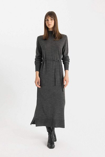 DeFacto Regular Fit Half Turtleneck Basic Plain Slit Long Sleeve Maxi Knitwear Dress A9807Ax24Wn