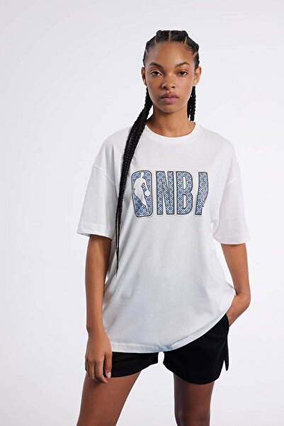 DeFacto DeFactoFit NBA Wordmark Oversize Wide Fit Crew Neck Tričko s krátkým rukávem C6401AX24HS
