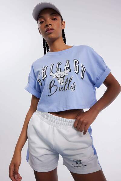 DeFacto DeFactoFit NBA Chicago Bulls Bisiklet Yaka Kısa Kollu Tişört C6310AX24HS