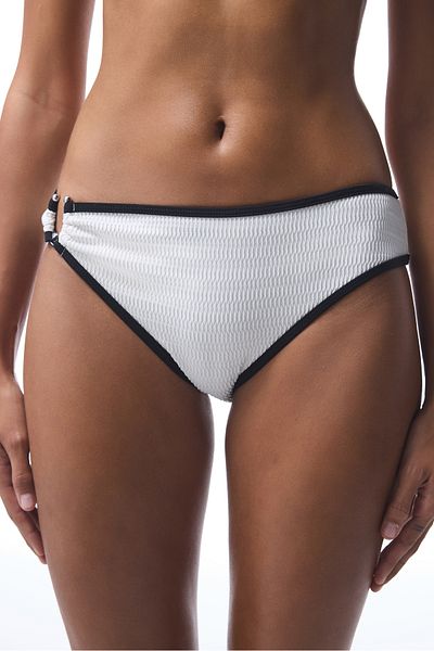 Penti Partea de jos de bikini albă cu cataramă Nicole