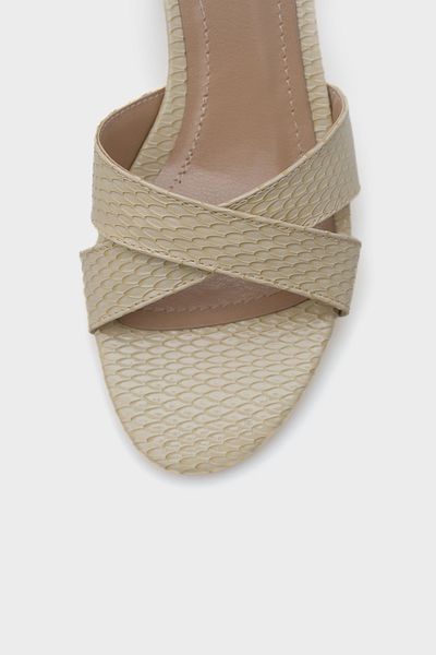 Capone Outfitters Elara Round Toe Cross Strap Mid Heeled Women's Sandals