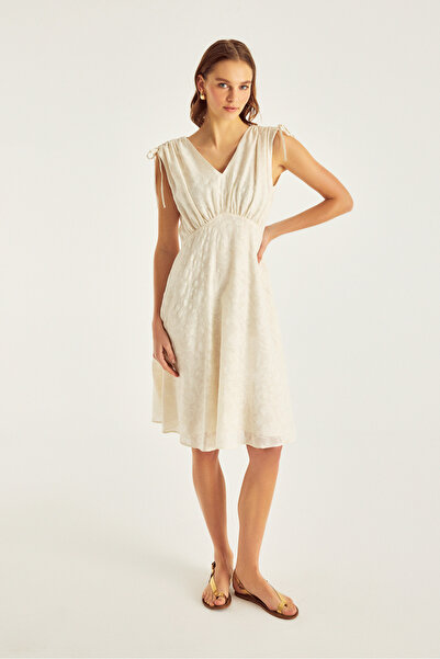 Naramaxx Omuzu Büzgü Detaylı Midi Boy Elbise