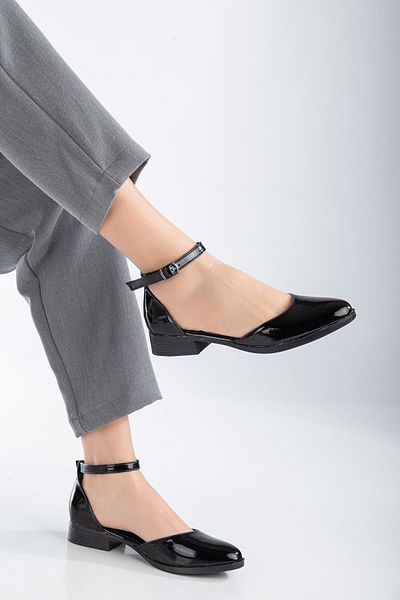 MaskButik Tilda Low Heel Patent Leather Shoes Black