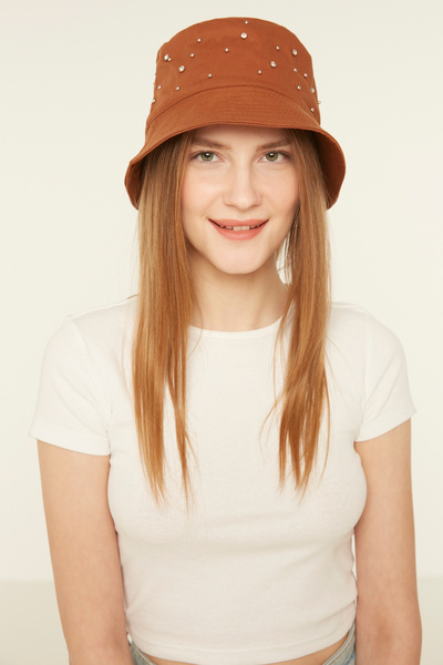 Saria Moda قبعة دلو نسائية بتفاصيل حجرية