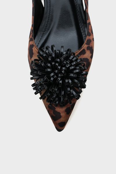 Capone Outfitters Pantofi de damă Oliy cu toc mediu floral cu vârf ascuțit