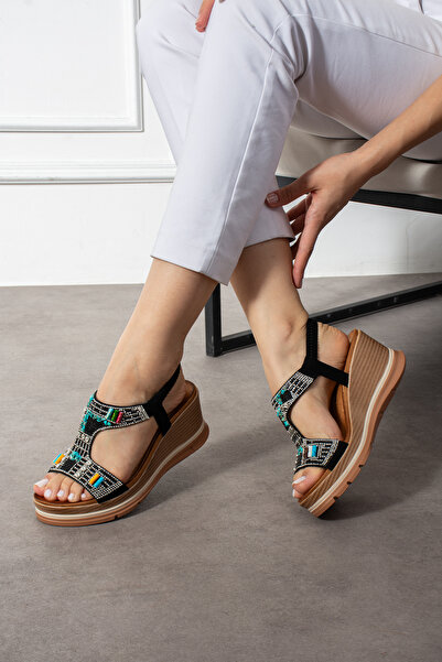 MERVESTORE صندل نسائي بكعب عريض مزين بالأحجار