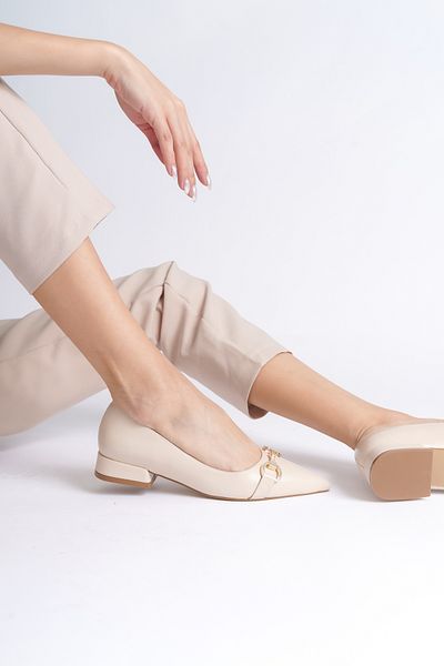 Capone Outfitters Pointed Toe Short Heeled Women's Shoes with Stone Buckle