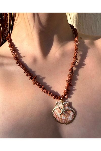 eyla collection Shellia Goldstone Stone Natural Seashell Necklace