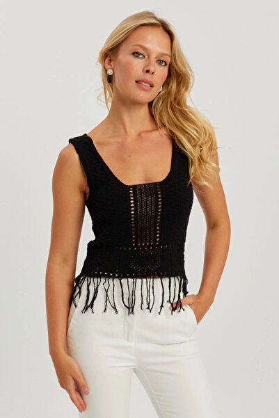 Cool & Sexy Women's Black Openwork Tasseled Knitwear Blouse YV228