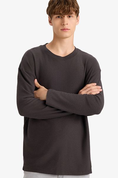 DeFacto Boxy Fit Relaxed Cut Crew Neck Soft Fabric Basic Plain Sweatshirt F4642Ax25Au