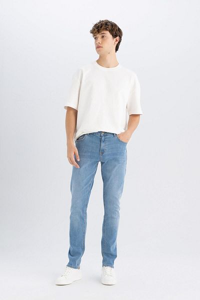 DeFacto Pantaloni de jeans Pedro Slim Fit Narrow Fit, talie obișnuită, cu picioare înguste B3624ax24sp