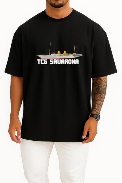 Bahriyeli Collection تي شيرت للجنسين بتصميم صدر وظهر كبير الحجم من Tcg Savarona