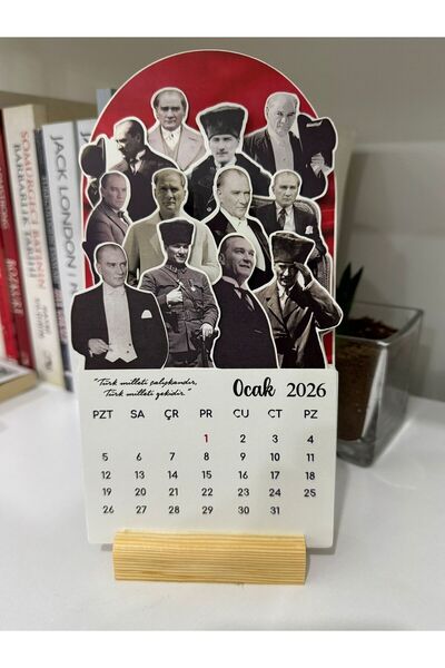 Etiketçi Paşa 2026 Atatürk Takvimi Ahşap Ayaklı Atatürk Temalı Özel Tasarım Takvim, Atatürk 2026 Masa takvim