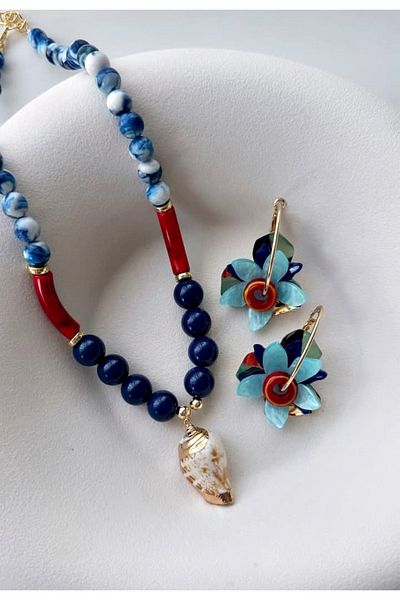 mos&more 3 Pieces, Gold Starfish Fish White Necklace and Earring Set