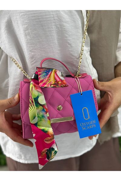 Oxygen Scarfs حقيبة يد وكتف نسائية من طراز Mora مع وشاح