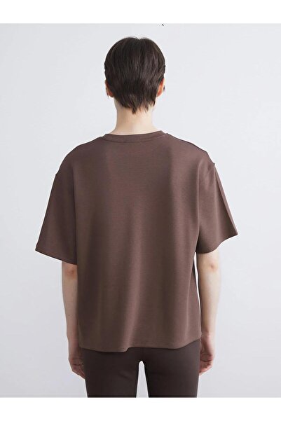 LC Waikiki Γυναικείο μπλουζάκι με κέντημα με λαιμόκοψη LCW Vision (W5)