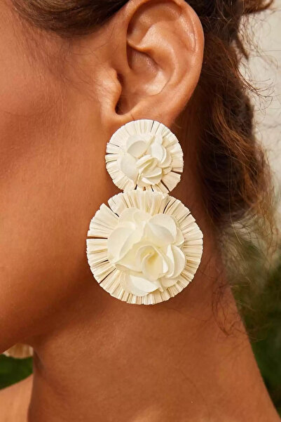 Vitastyle White Color 2-Piece Flower Look Design Earrings
