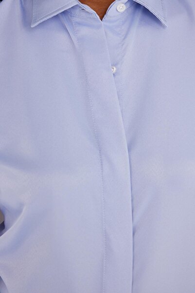 Tudors Γυναικείο μπλουζάκι με λεπτή εφαρμογή, μακρυμάνικο με κρυφό κουμπί με λεπτομέρεια μπλε βασικό πουκάμισο