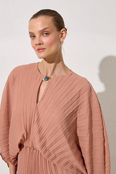 Setre Φόρεμα με πλισέ γιακά σολομού με λεπτομέρεια στη μέση