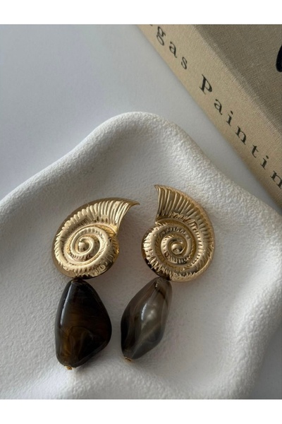 Midalya Kahverengi taş detaylı istiridye küpe