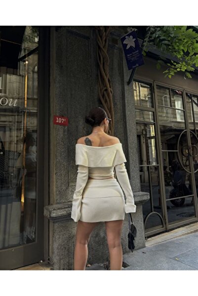 hibiscus Strapless, Madonna, Carmen Collar Cropped Mini Skirt Double Set Knitwear - White