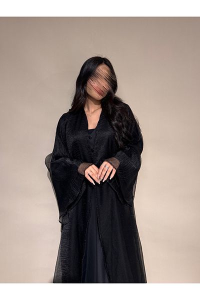 outline Black abaya, silk taffeta, with prominent roses
