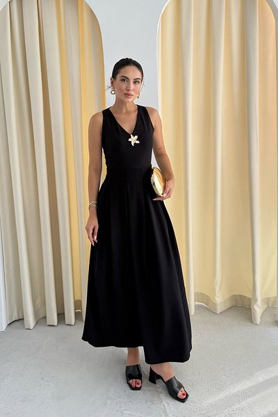 Seda Yalçın Atelier V-Neck Black Dress with Gold Brooch