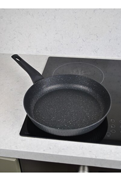 Qualitev مقلاة جرانيت سوداء بقاعدة حثية 28 سم - قطعة واحدة مقلاة غير لاصقة مق...