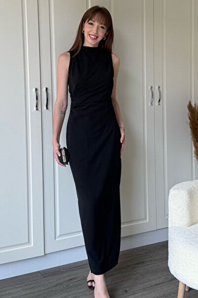 Dilay Gökoğlu Butik Siyah Drapeli Yırtmaçlı Midi Elbise