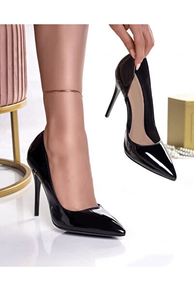 MODA STİL Women's black heeled shoes made of red patent leather, 38
