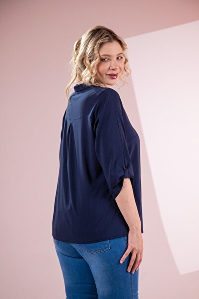 Roxxlen Μπλούζα μεγάλου μεγέθους με λεπτομέρεια με σκίσιμο μανίκι