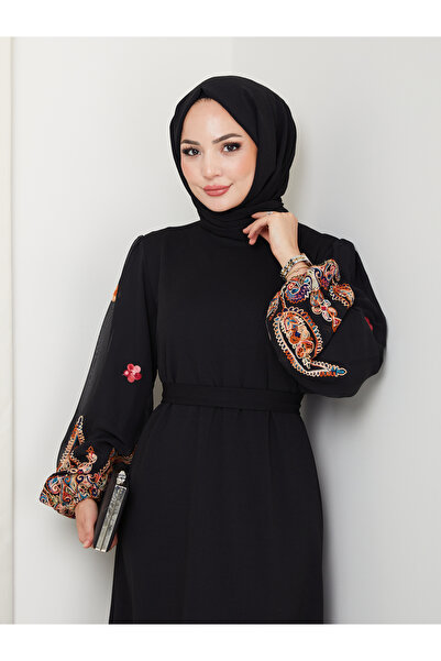 Lucia Fashion Κέντημα και λεπτομέρεια από τούλι Φόρεμα Hijab - μαύρο