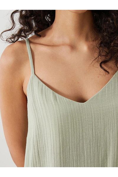 LC Waikiki Lcw Dream Women's Nightdress with V-Neck and Textured Strap (S5)