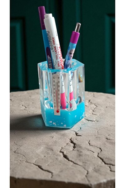 FAMEMUS ACCESSORY حامل أقلام مائي ودرجة (القلم غير متضمن في المنتج) 10 سم