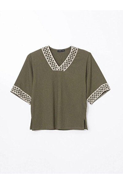 LC Waikiki Γυναικεία μπλούζα LCWAIKIKI Classic με λαιμόκοψη V (S5)