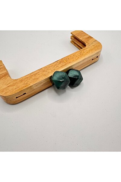 Aynalı أحجار كريمة خشبية من الزمرد الجليدي