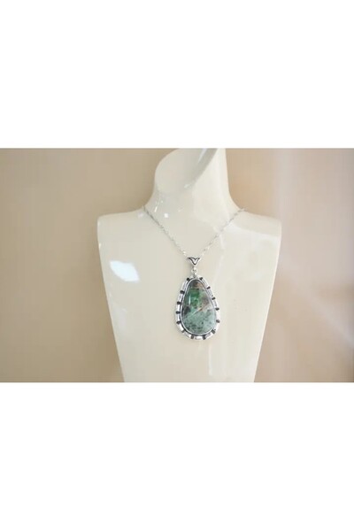 HÜNERTAŞ Goknur Silver Frame Emerald Women's Necklace