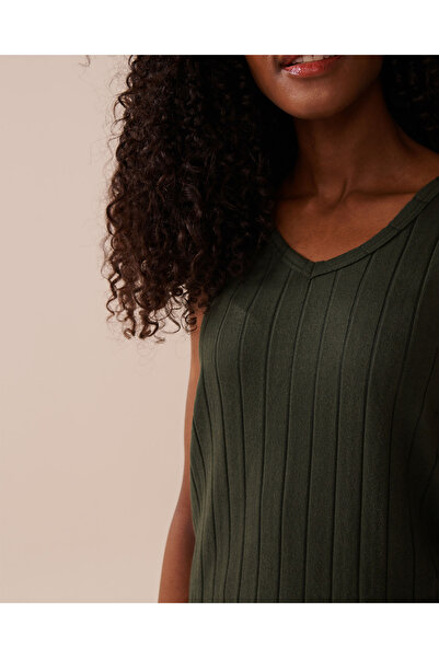 La Vie en Rose Ribbed V-neck Cami