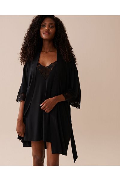 La Vie en Rose Lace Detail Modal Kimono