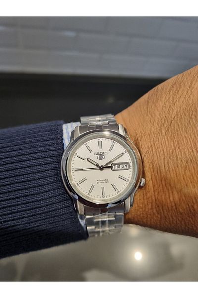 Seiko 5- Automatic White Dial Calendar Steel Bracelet 3 Atm Water Resistant Men Wrist Watch